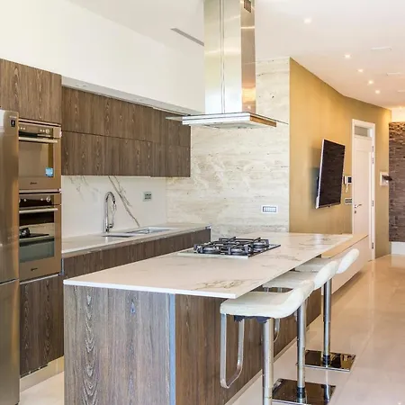 Luxurious, Equipped Home, With Mesmerising View By 360 Estates *