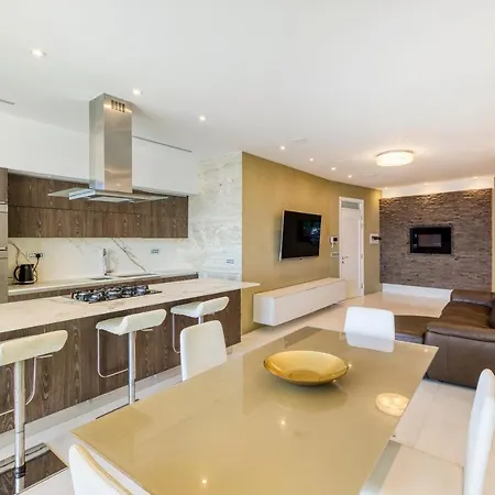 Luxurious, Equipped Home, With Mesmerising View By 360 Estates * San Pawl il-Baħar