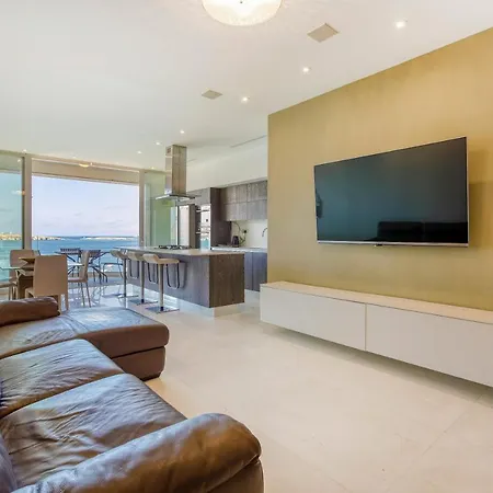 Luxurious, Equipped Home, With Mesmerising View By 360 Estates דירה סיינט פול ביי
