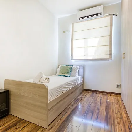 Luxurious, Equipped Home, With Mesmerising View By 360 Estates *
